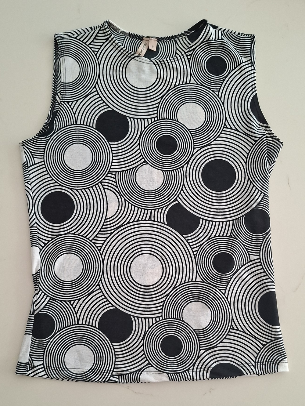Graphic Black & White Monochrome Slinky Knit Circle Print Tank Top (Size S)